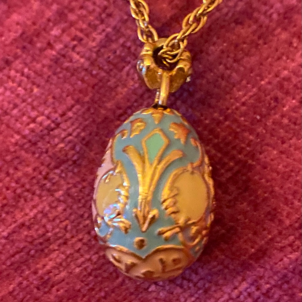JOAN RIVERS  Faberge EASTER EGG PENDANT 28” NWOT RARE